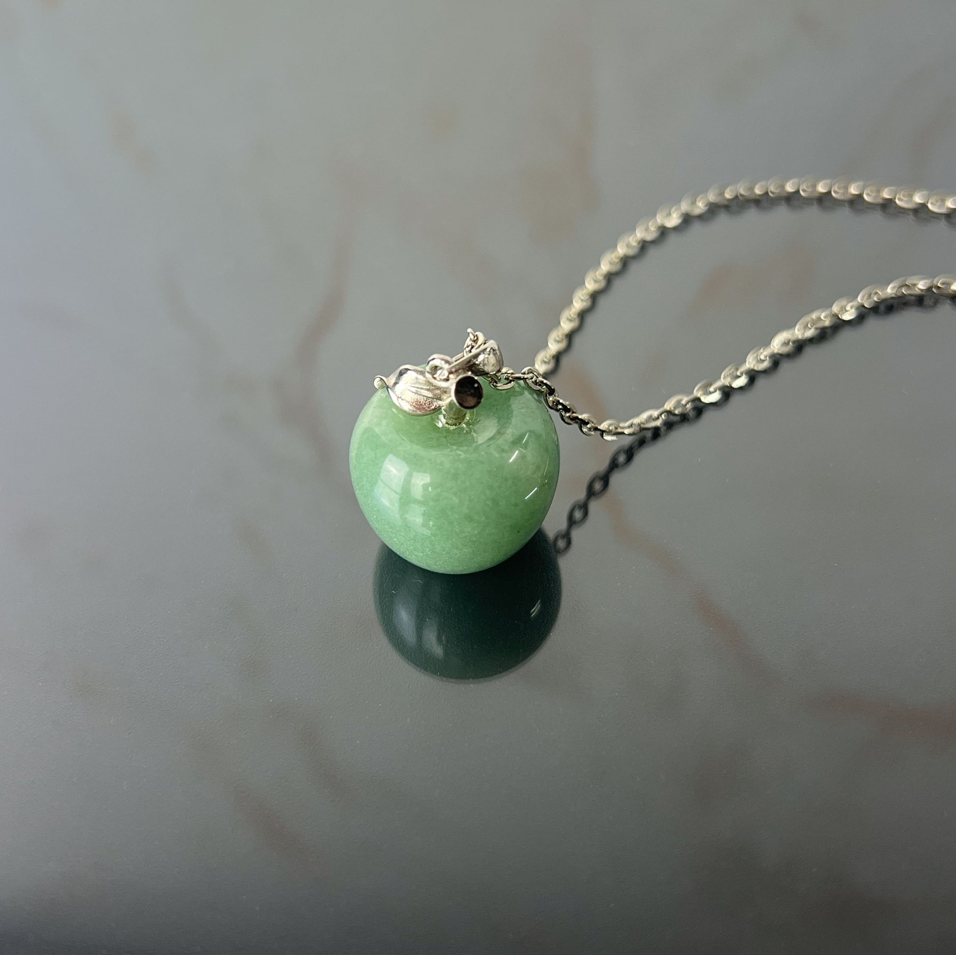 Aventurine apple gemstone necklace Baguette Magick