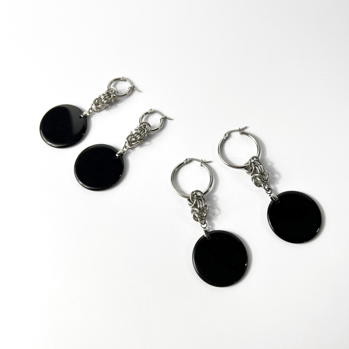 Obsidian disks Byzantine chainmail and hoop earrings, stainless steel Baguette Magick