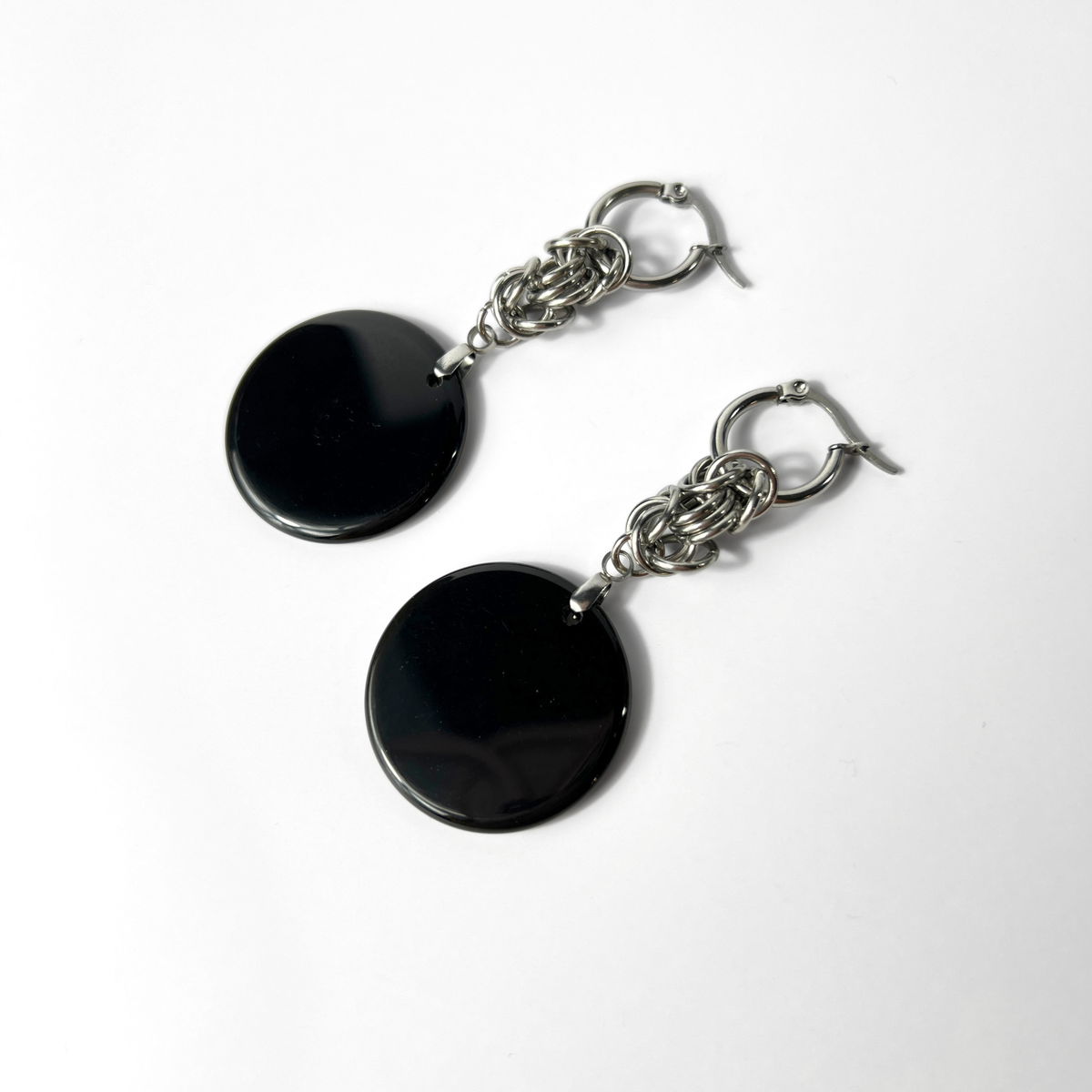 Obsidian disks Byzantine chainmail and hoop earrings, stainless steel Baguette Magick