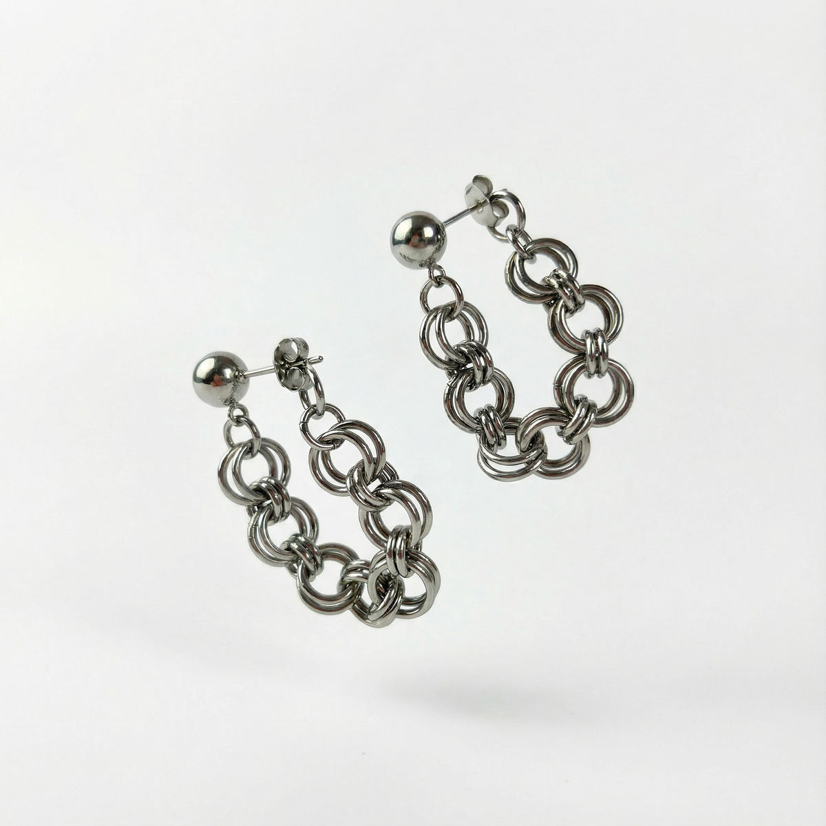 Chainmail gothic stud earrings Baguette Magick