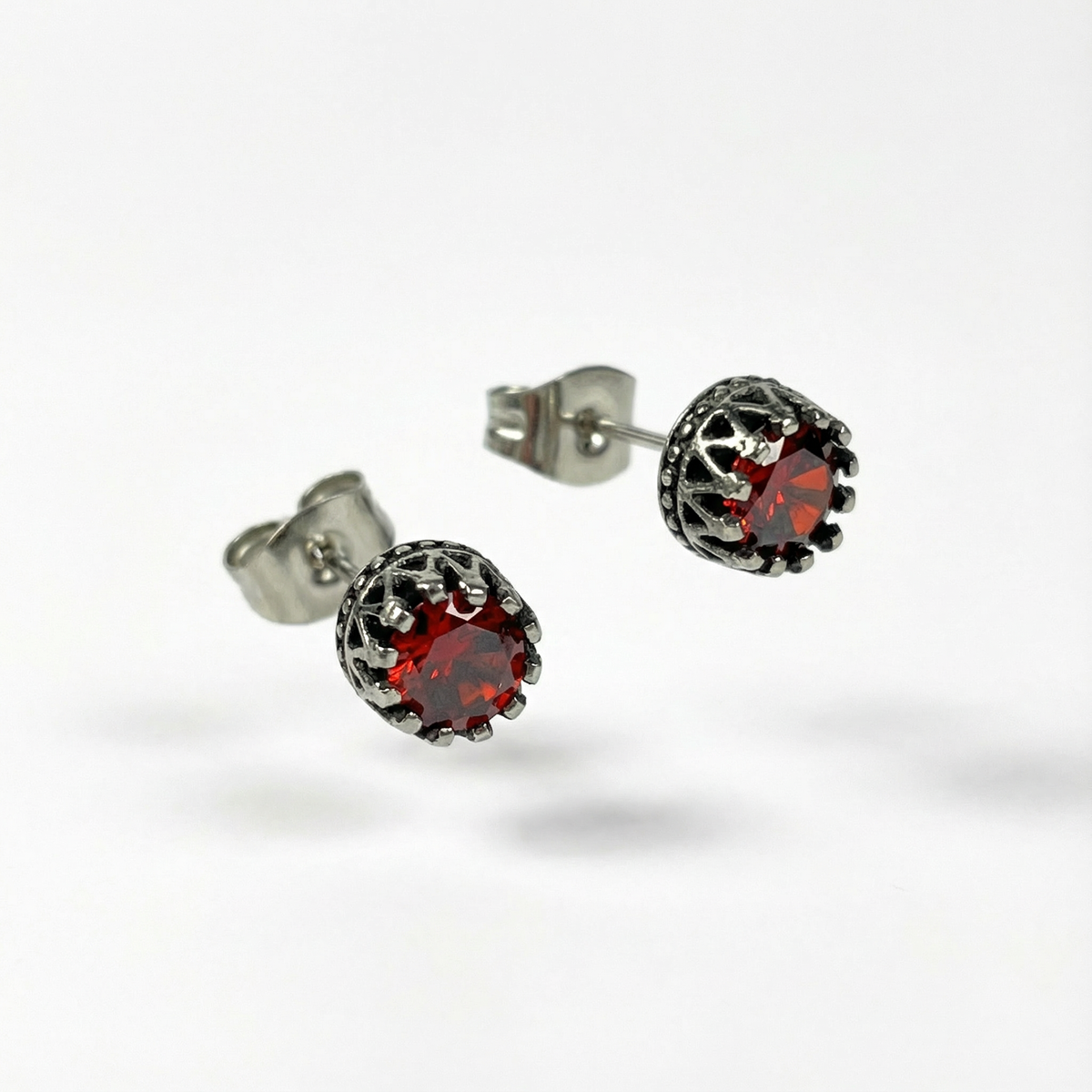 Red rhinestone and crown stud earrings Baguette Magick