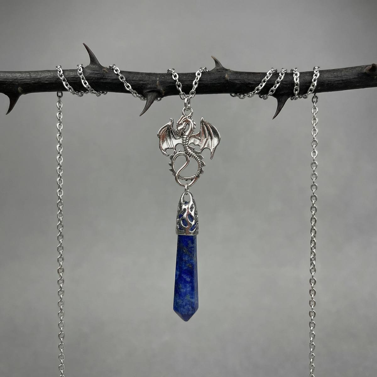 Collier pendule de divination lapis lazuli et dragon