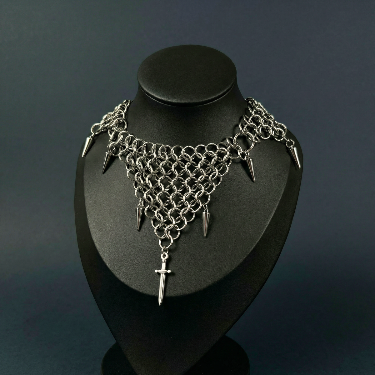 Triangle chainmail choker, spikes and dagger Baguette Magick