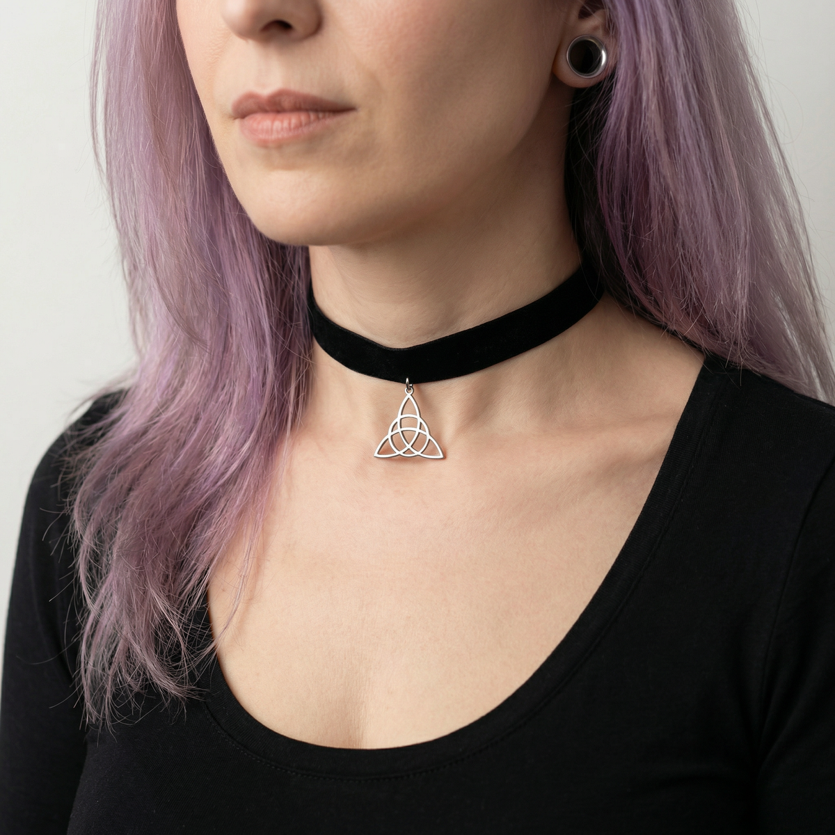 Black velvet and Triquetra Victorian Gothic choker Baguette Magick