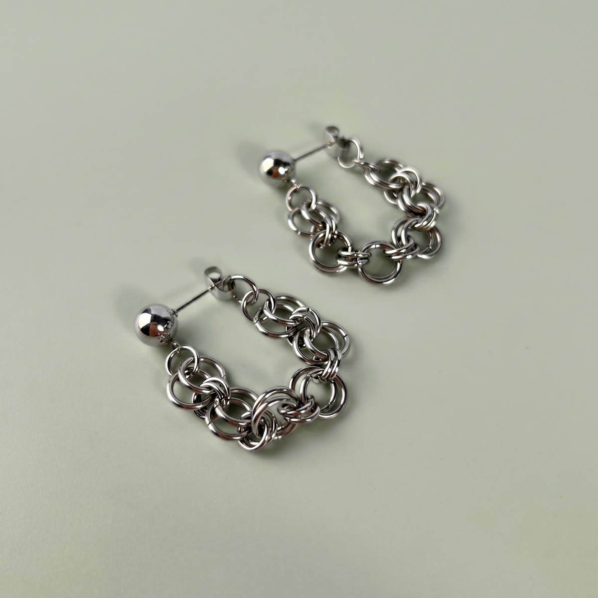 Chainmail gothic stud earrings Baguette Magick