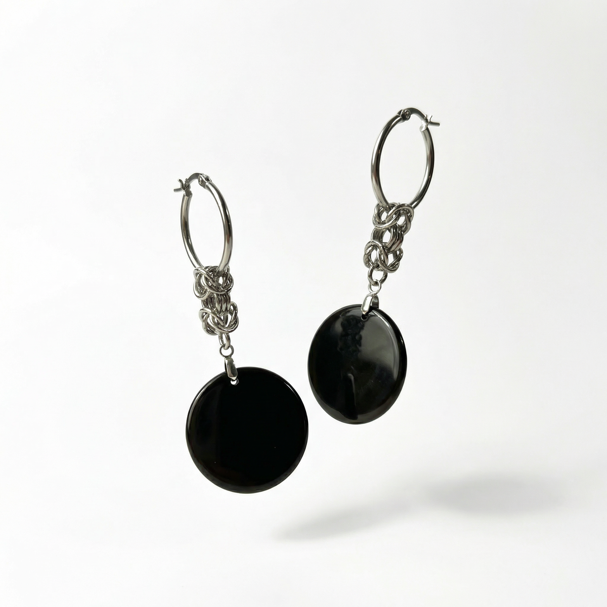 Obsidian disks Byzantine chainmail and hoop earrings, stainless steel Baguette Magick