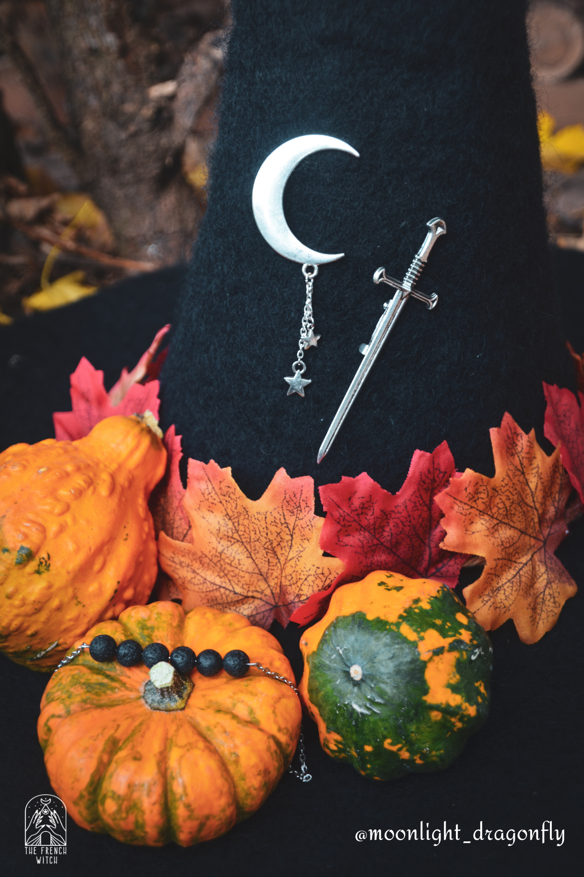 Medieval sword brooch Baguette Magick
