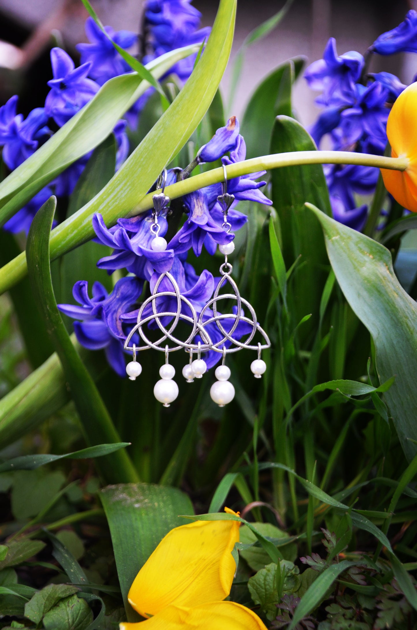 Victorian Edwardian triquetra and pearls teardrop earrings Baguette Magick
