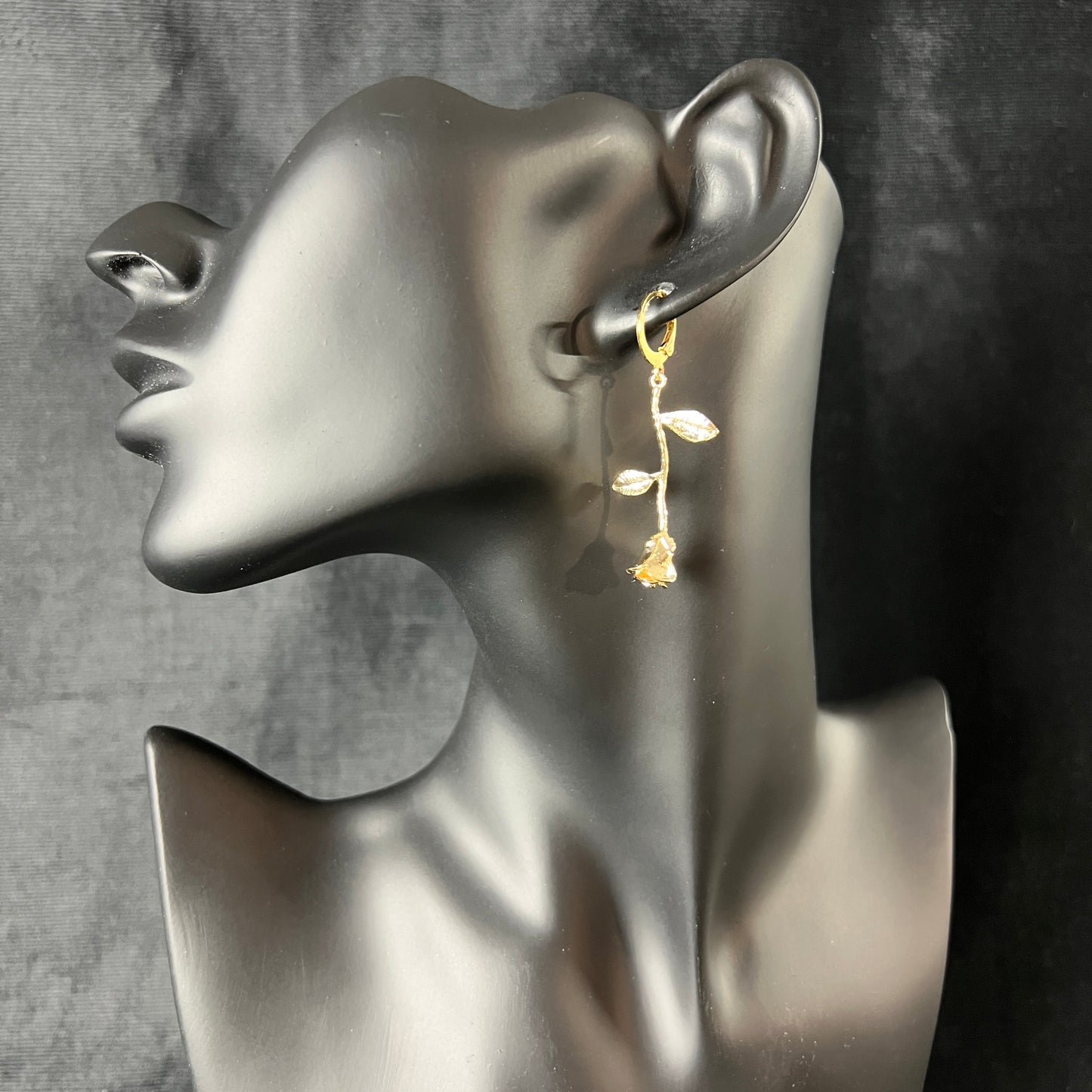 Whimsical fairy tale roses earrings gold plated and stainless steel Baguette Magick
