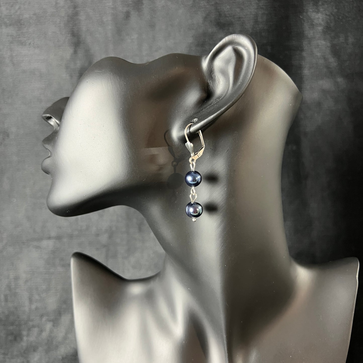 Victorian baroque black pearl earrings in stainless steel Baguette Magick