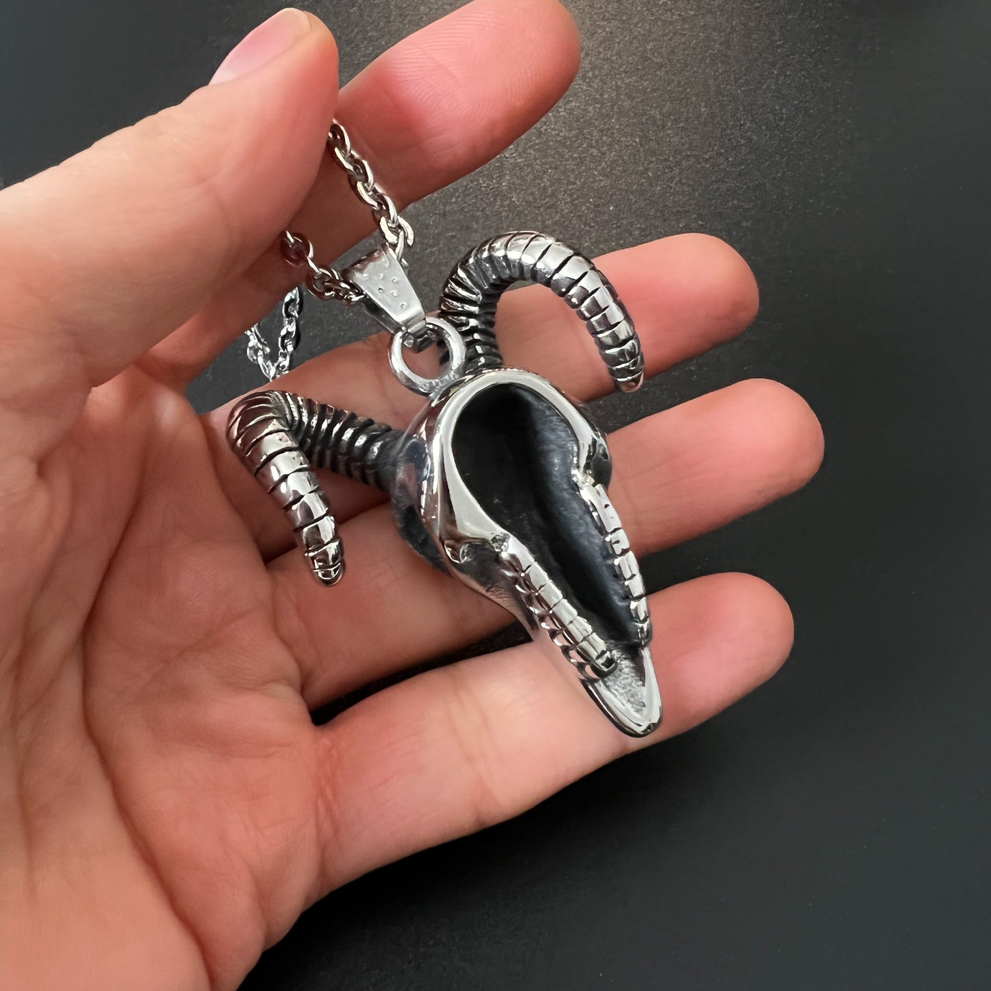 Stainless steel big ram skull necklace Baguette Magick