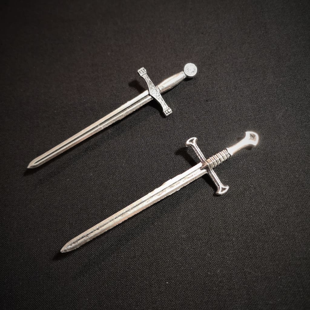 Medieval sword brooch Baguette Magick