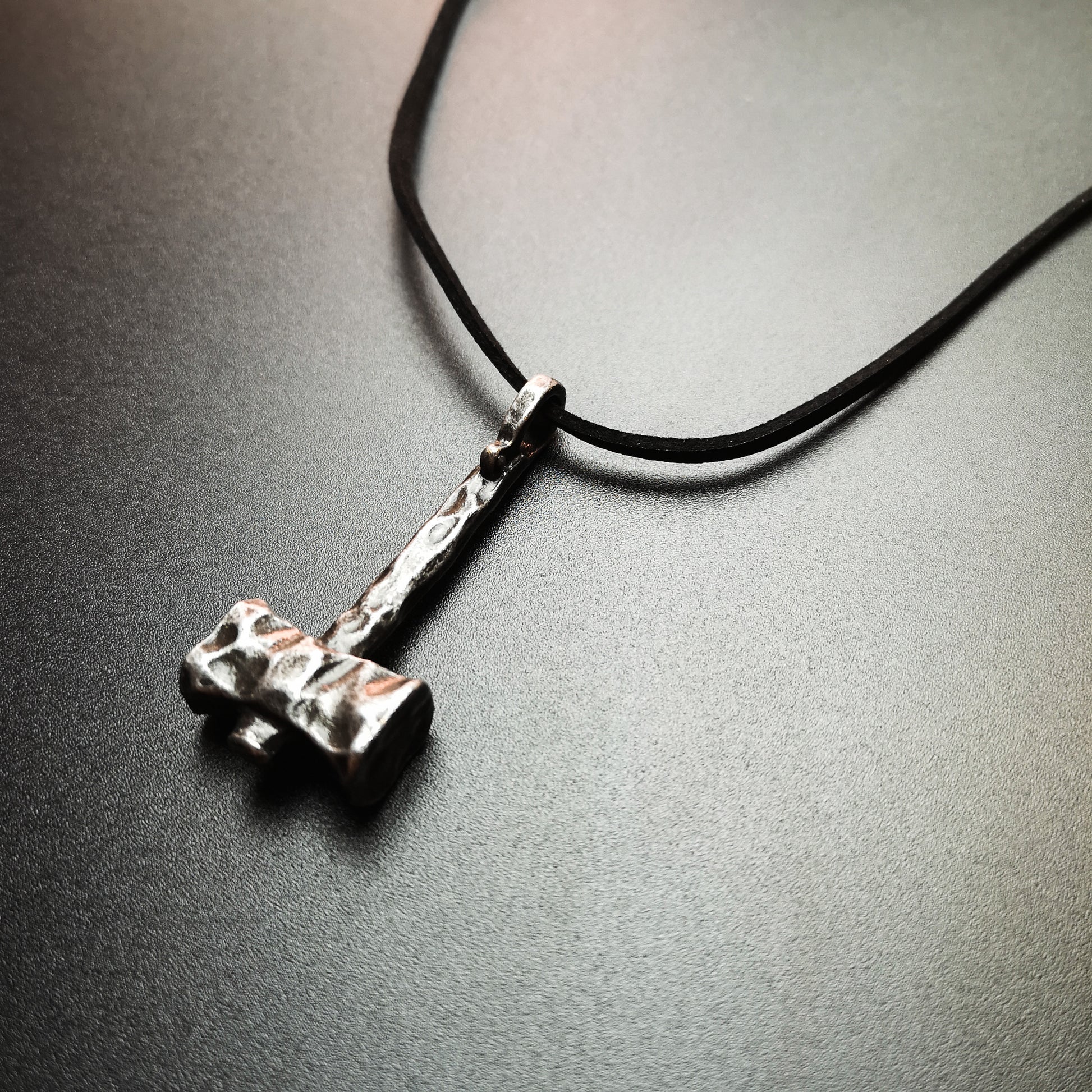 Thor's hammer norse viking necklace Baguette Magick