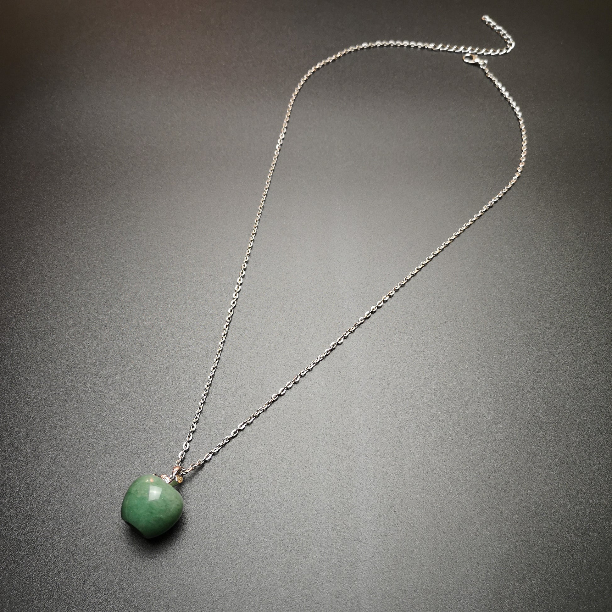 Aventurine apple gemstone necklace Baguette Magick