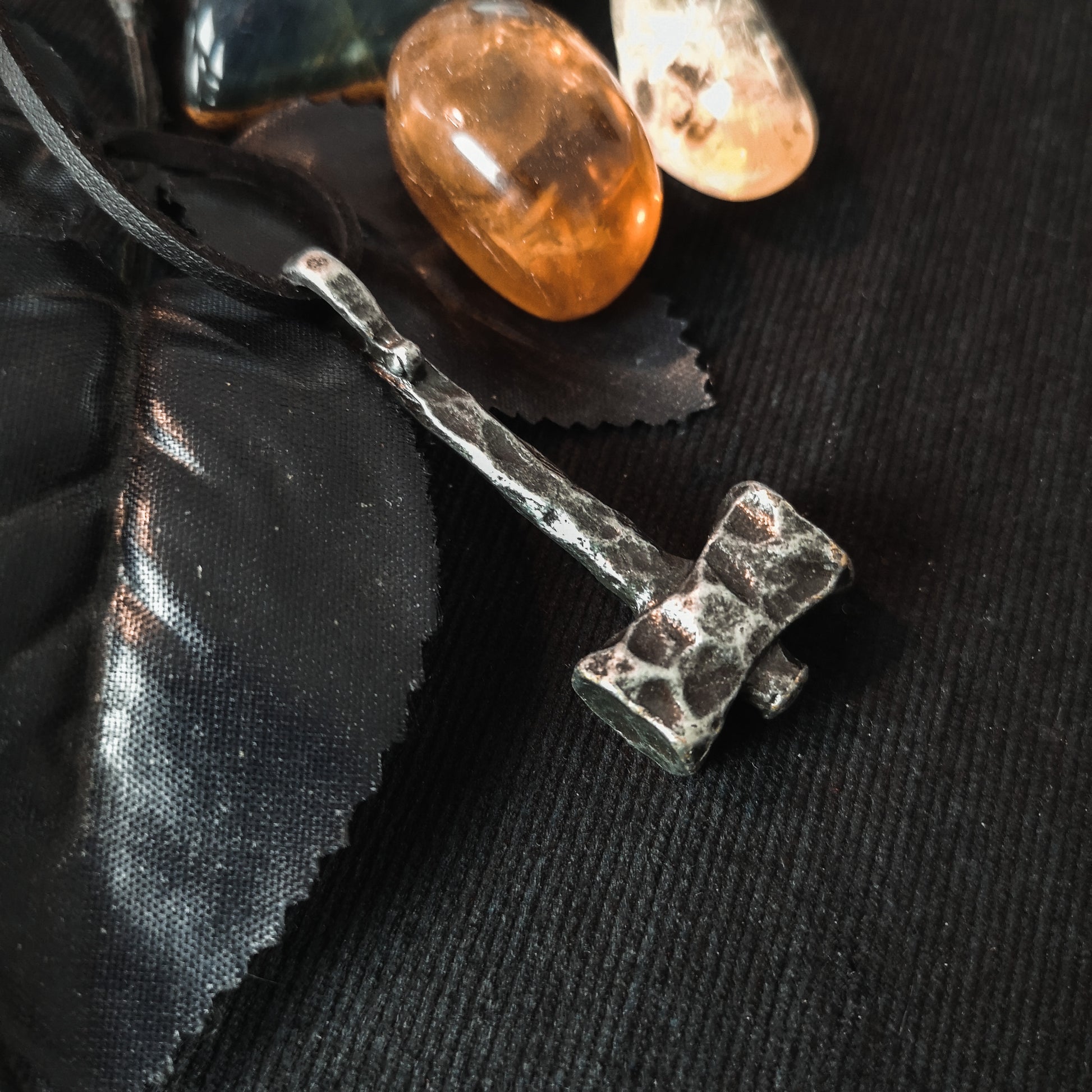 Thor's hammer norse viking necklace Baguette Magick