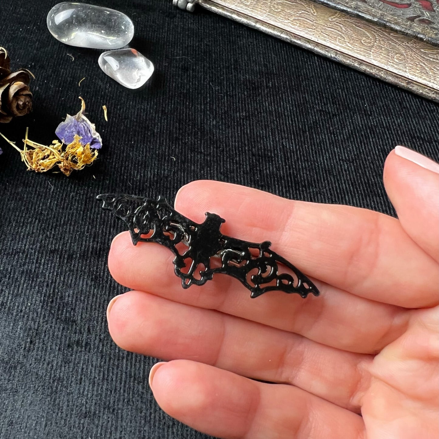Gothic black bat brooch Baguette Magick