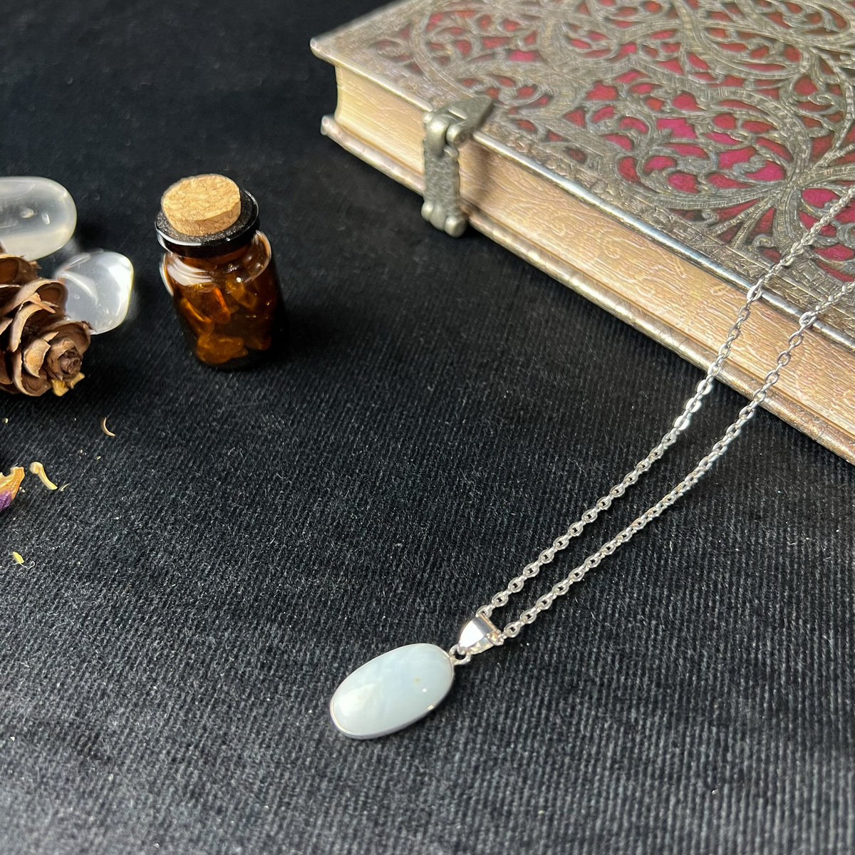 Aquamarine pendant necklace lithotherapy jewelry Baguette Magick