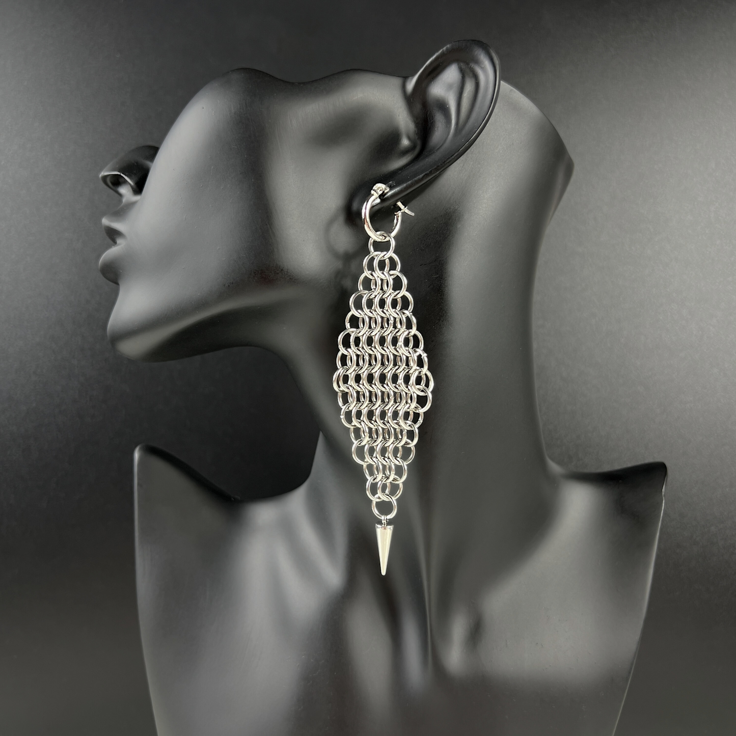 Boucles d'oreilles maxi en cotte de mailles en forme de diamant avec pointes, en acier inoxydable