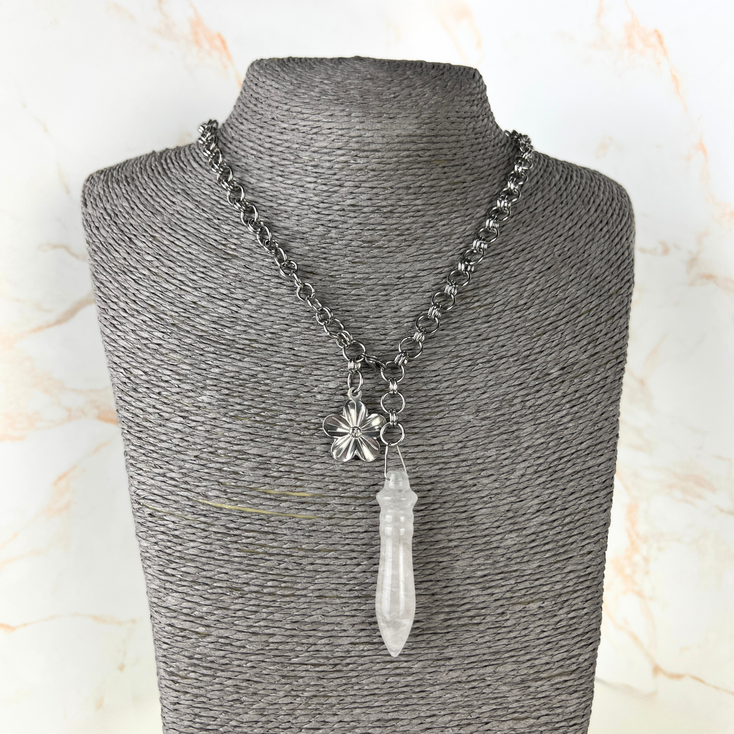 Quartz and flower Thot pendulum necklace, adjustable stainless steel chain Baguette Magick