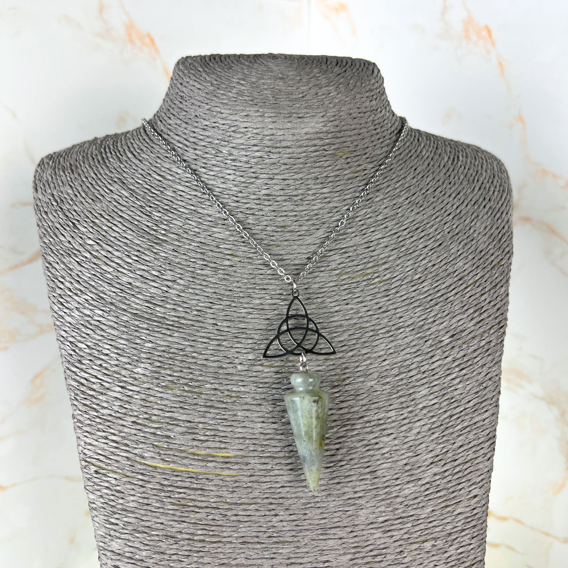 Labradorite and triquetra Celtic knot pendulum necklace, stainless steel Baguette Magick