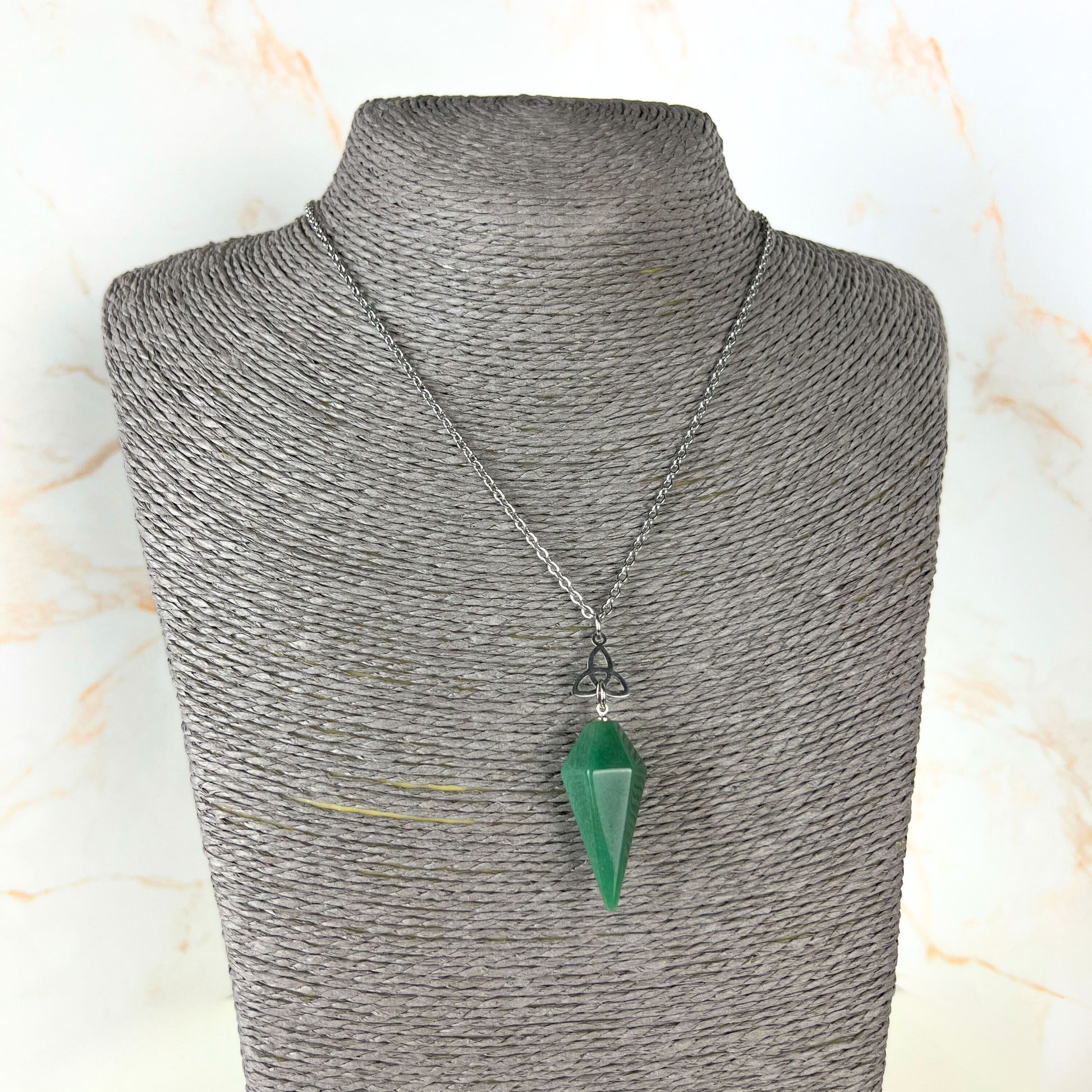 Aventurine and triquetra Celtic knot pendulum necklace, stainless steel Baguette Magick