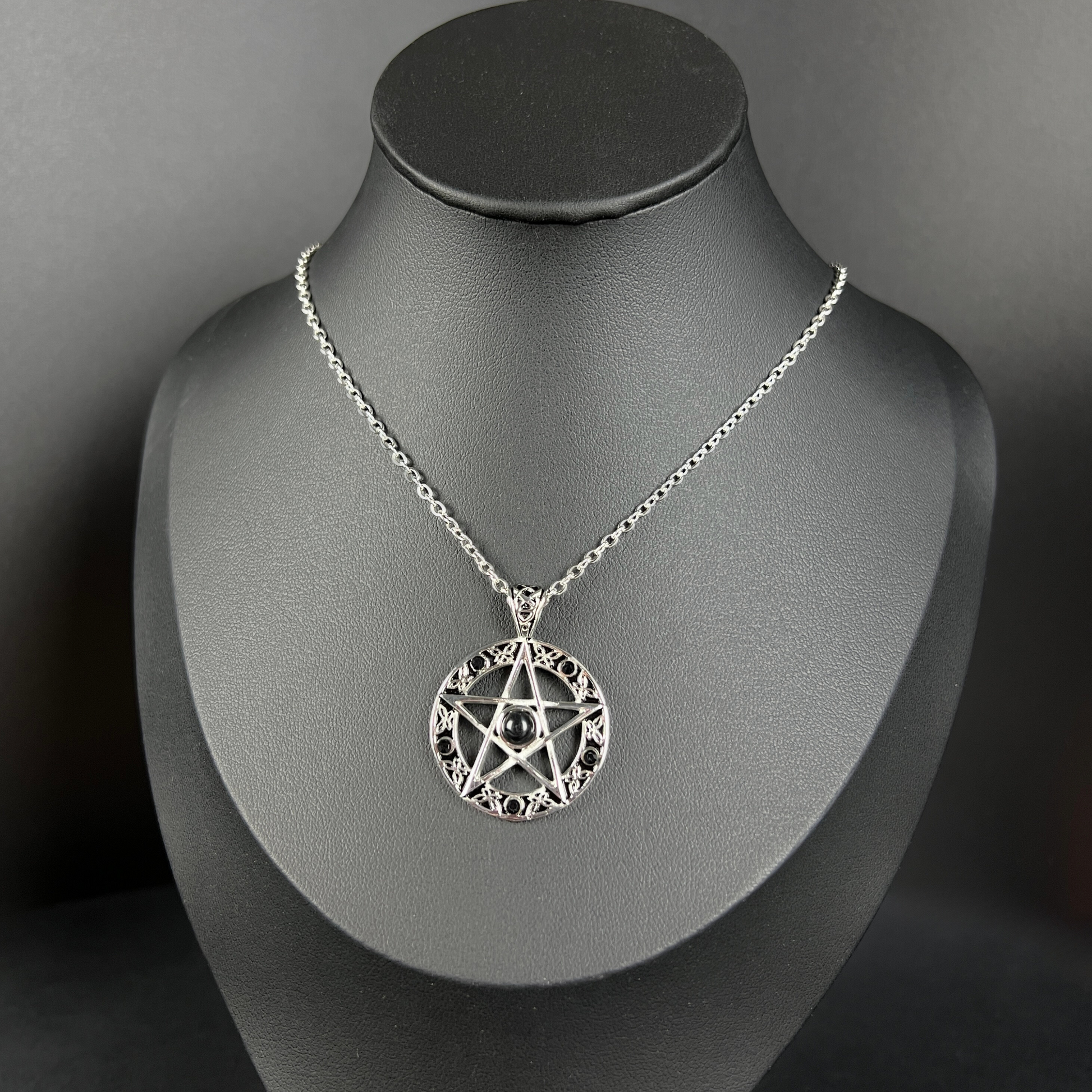 Stainless steel pentacle with black beads witchcraft necklace Baguette Magick