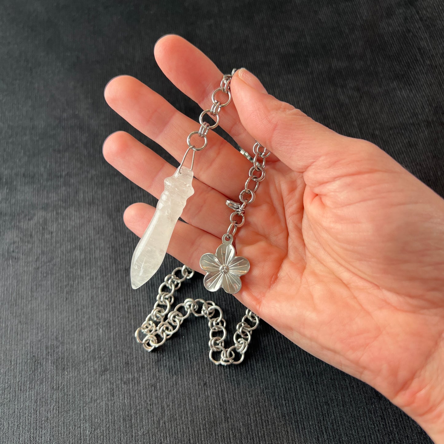 Quartz and flower Thot pendulum necklace, adjustable stainless steel chain Baguette Magick