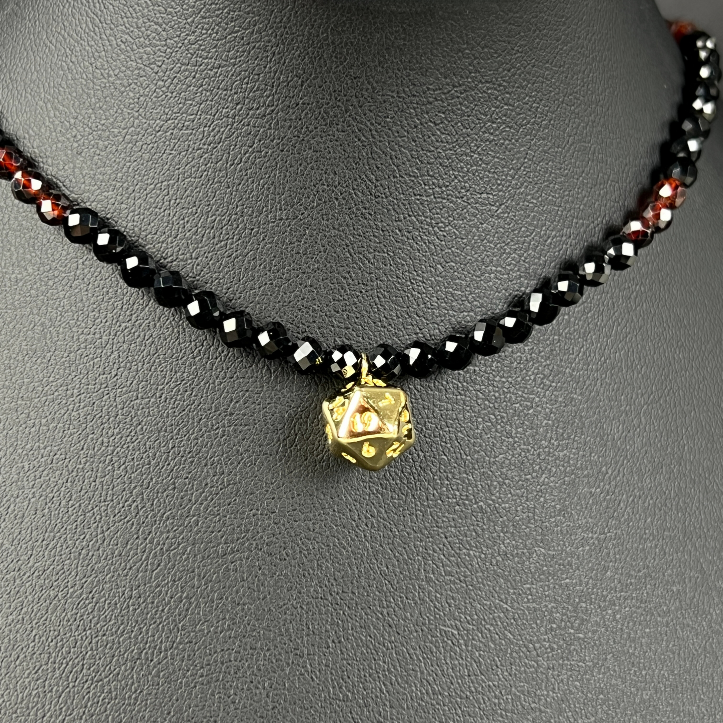 D20 faceted onyx and garnet beaded choker, 18 k gold plated stainless steel Baguette Magick