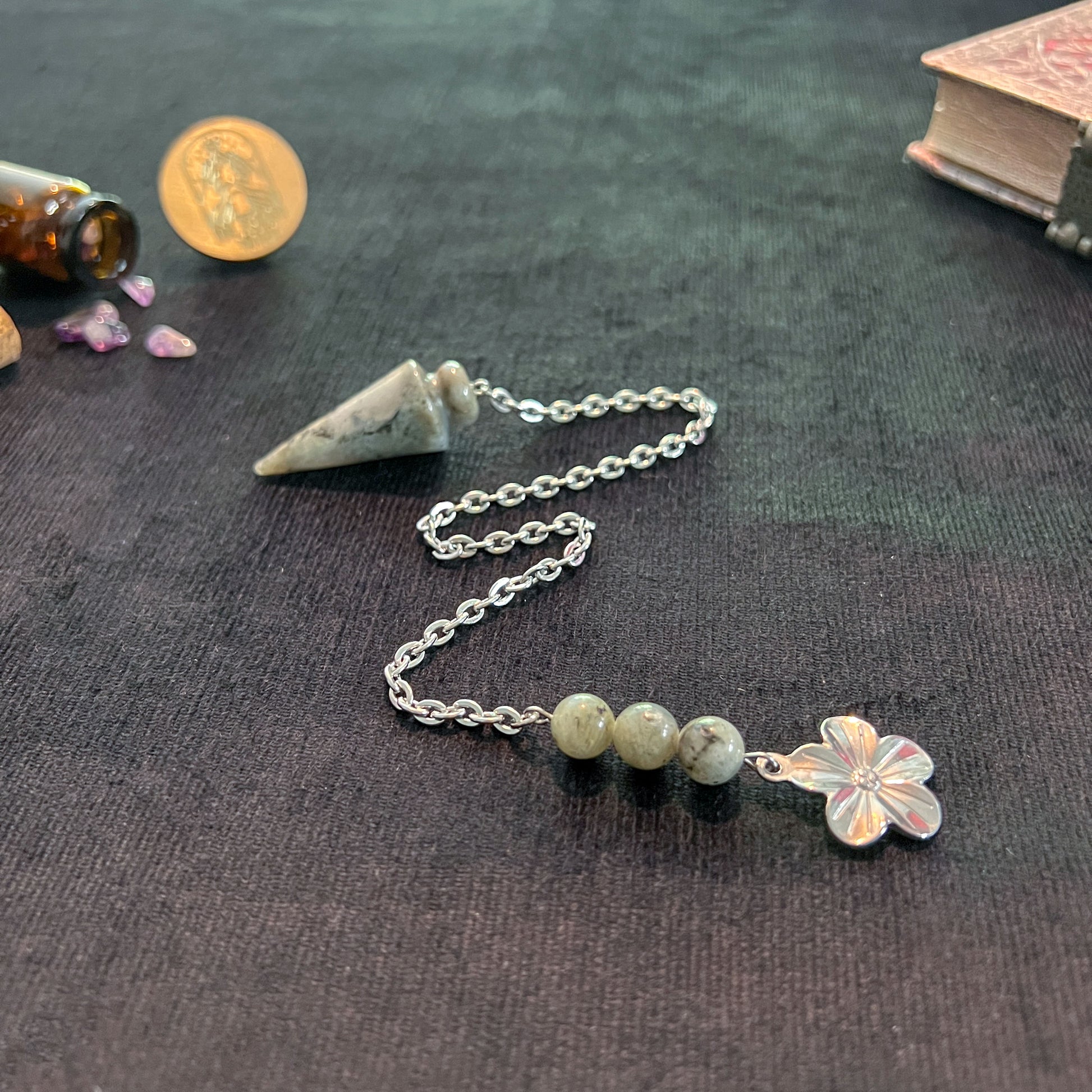 Labradorite and stainless steel flower pendulum Baguette Magick
