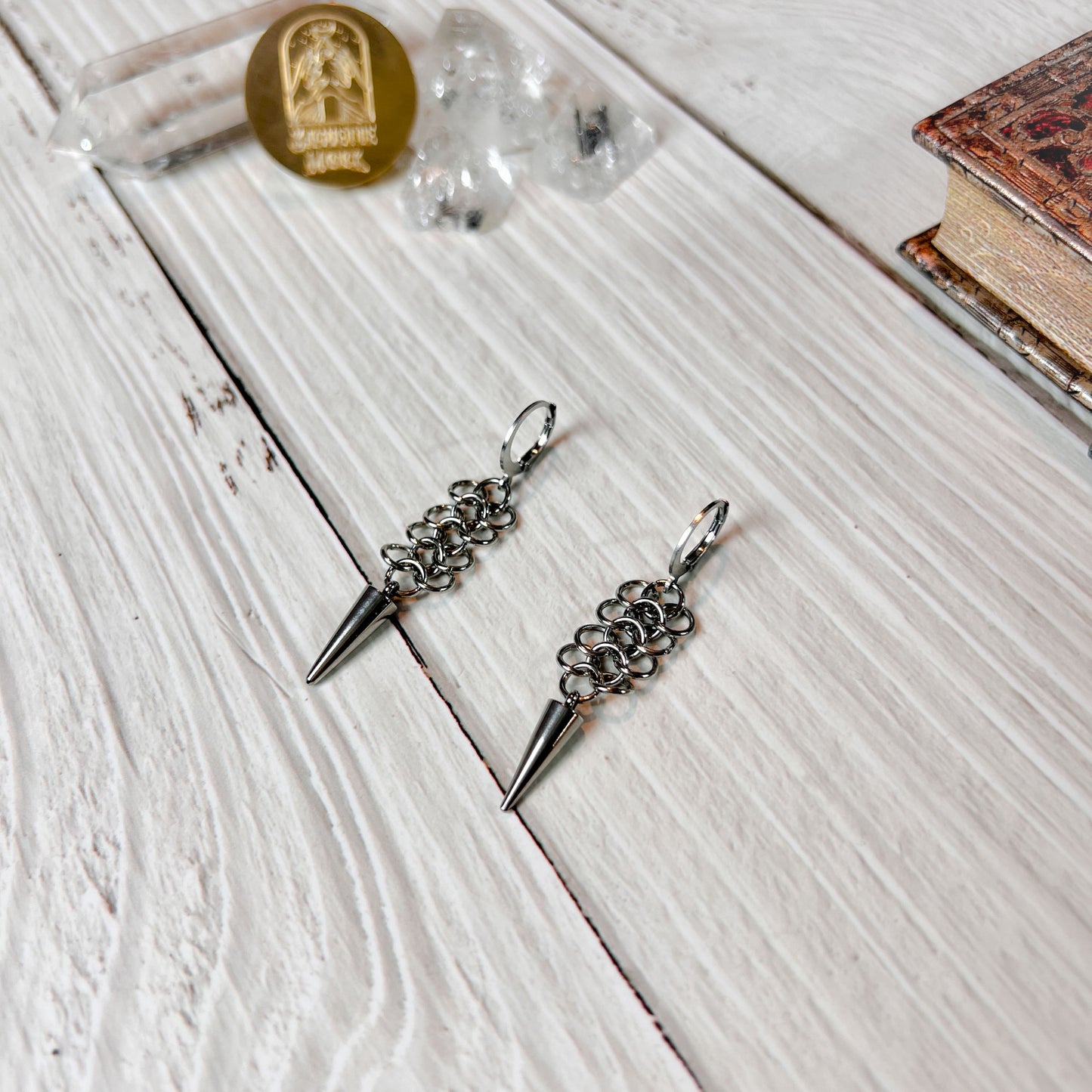 Micro European chainmail and spikes earrings Baguette Magick