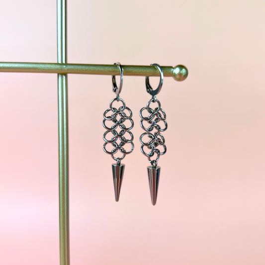 Micro European chainmail and spikes earrings Baguette Magick