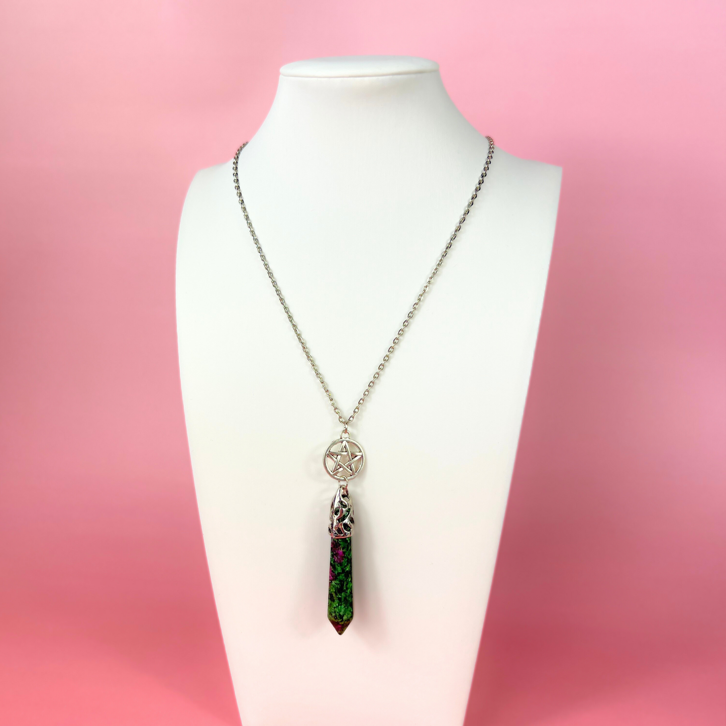 Rubis en cristal Zoisite Anyolite et collier de divination pentacle