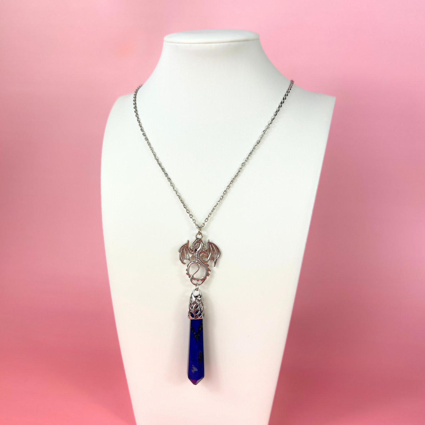 Collier pendule de divination lapis lazuli et dragon