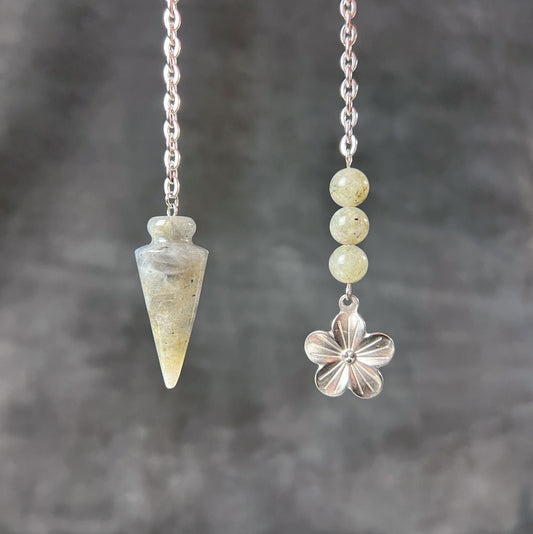 labradorite gemstone crystal pendulum for dowsing reiki meditation witchcraft flower charm witch gift for altar stainless steel