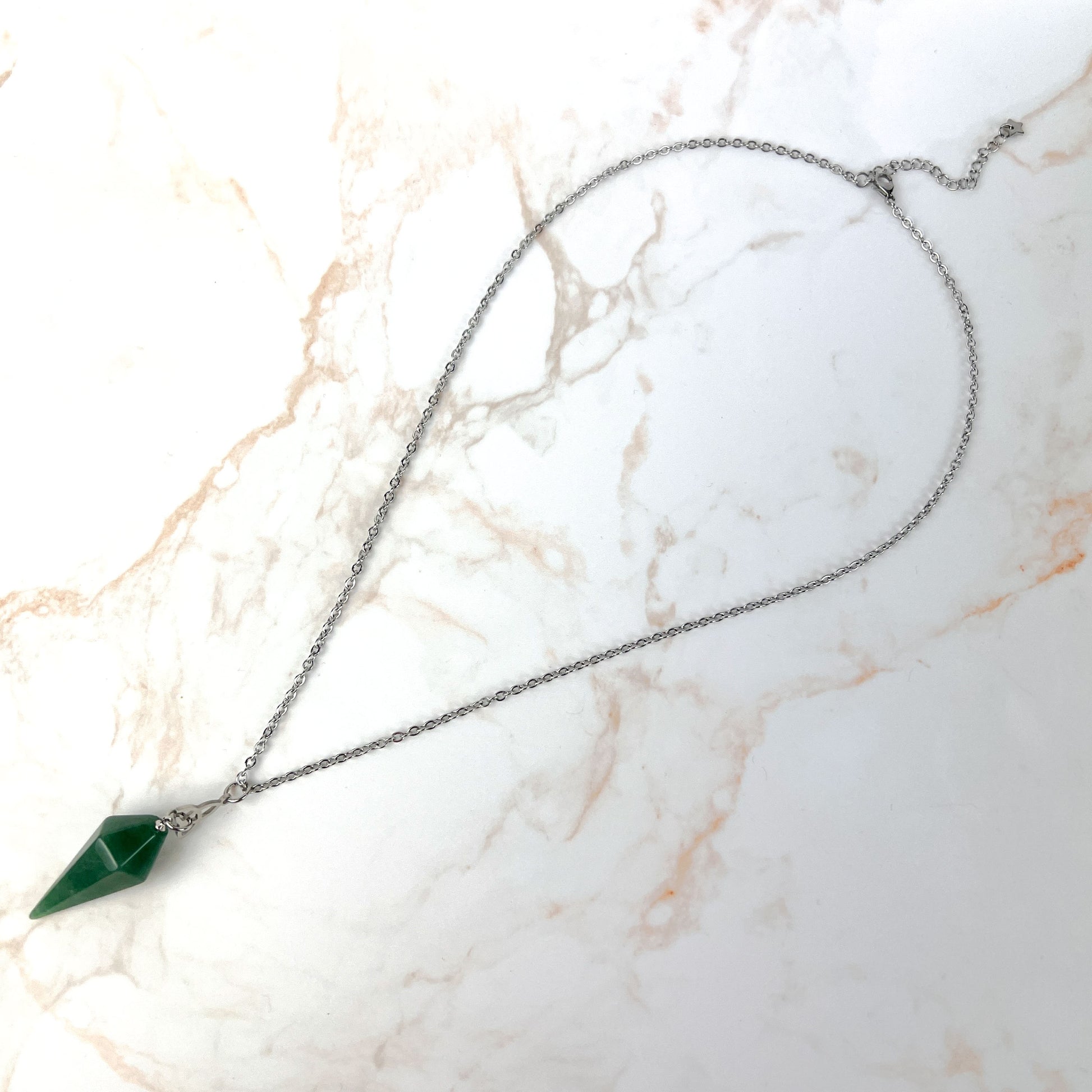 Aventurine and triquetra Celtic knot pendulum necklace, stainless steel Baguette Magick