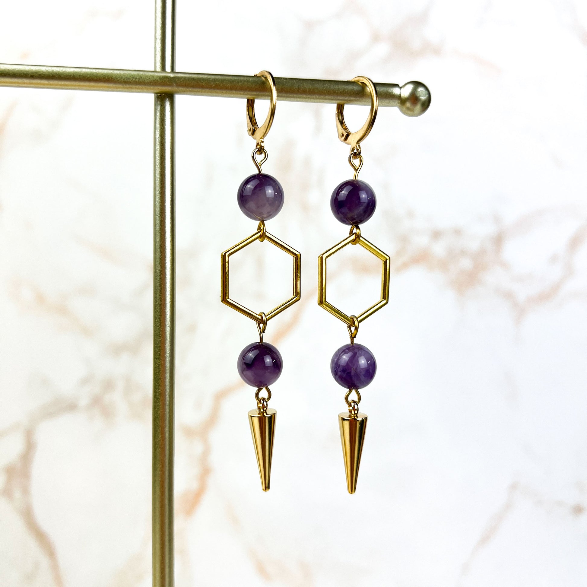 Geometric minimalist amethyst golden earrings Baguette Magick