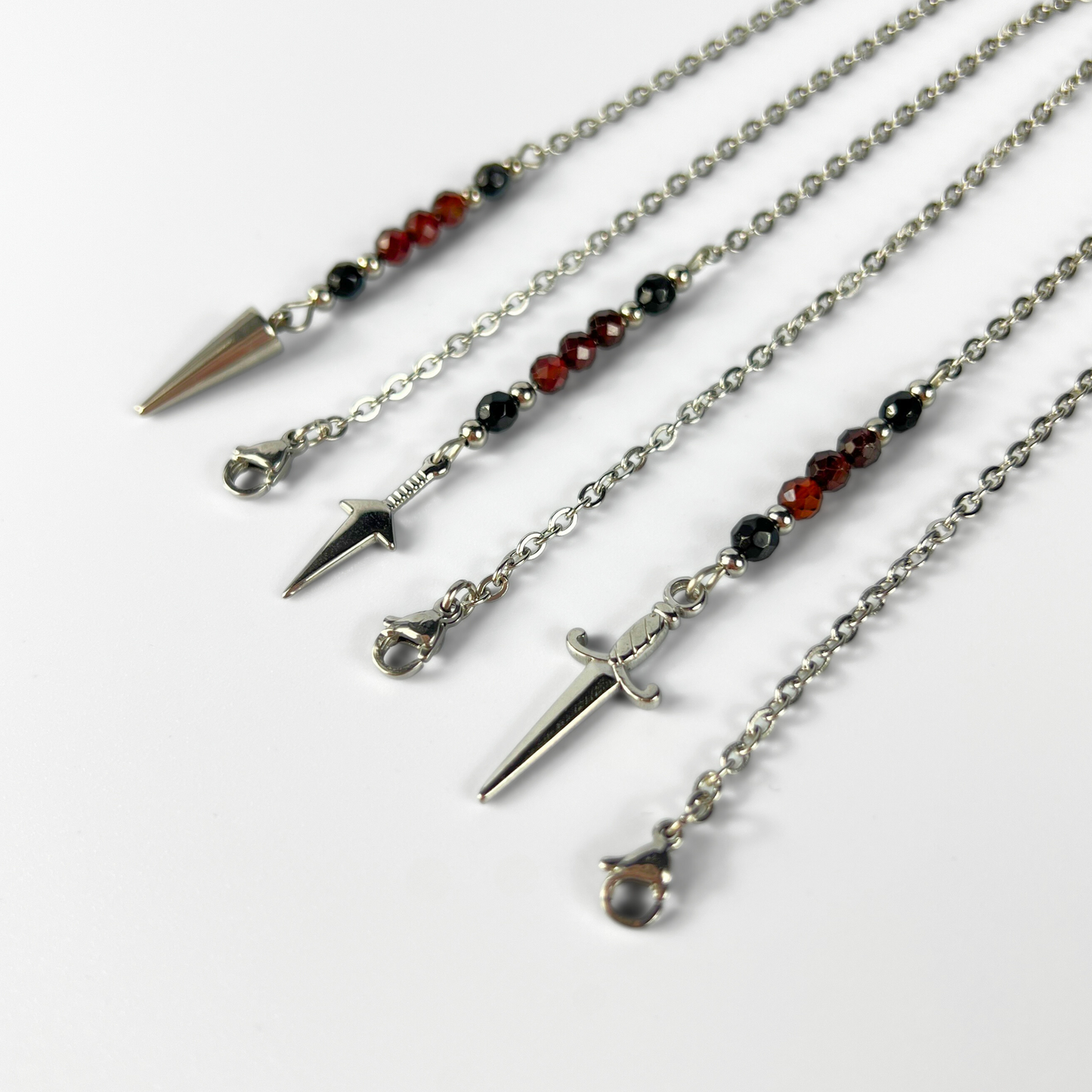 Chaîne pendule, Onyx et Grenat, Kunai, Dague, Pointe