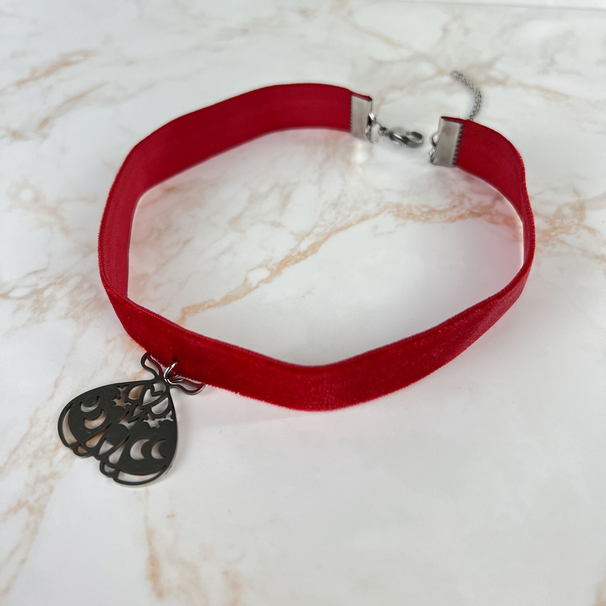 Red velvet and Moth Victorian occult witch choker, stainless steel - The French Witch shop