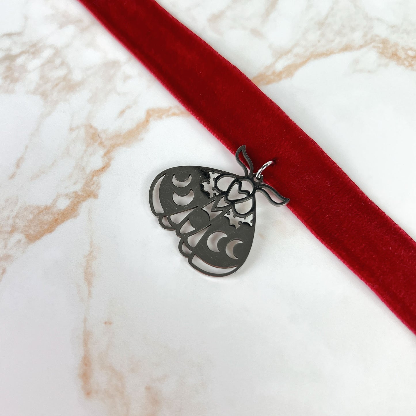 Red velvet and Moth Victorian occult witch choker, stainless steel - The French Witch shop
