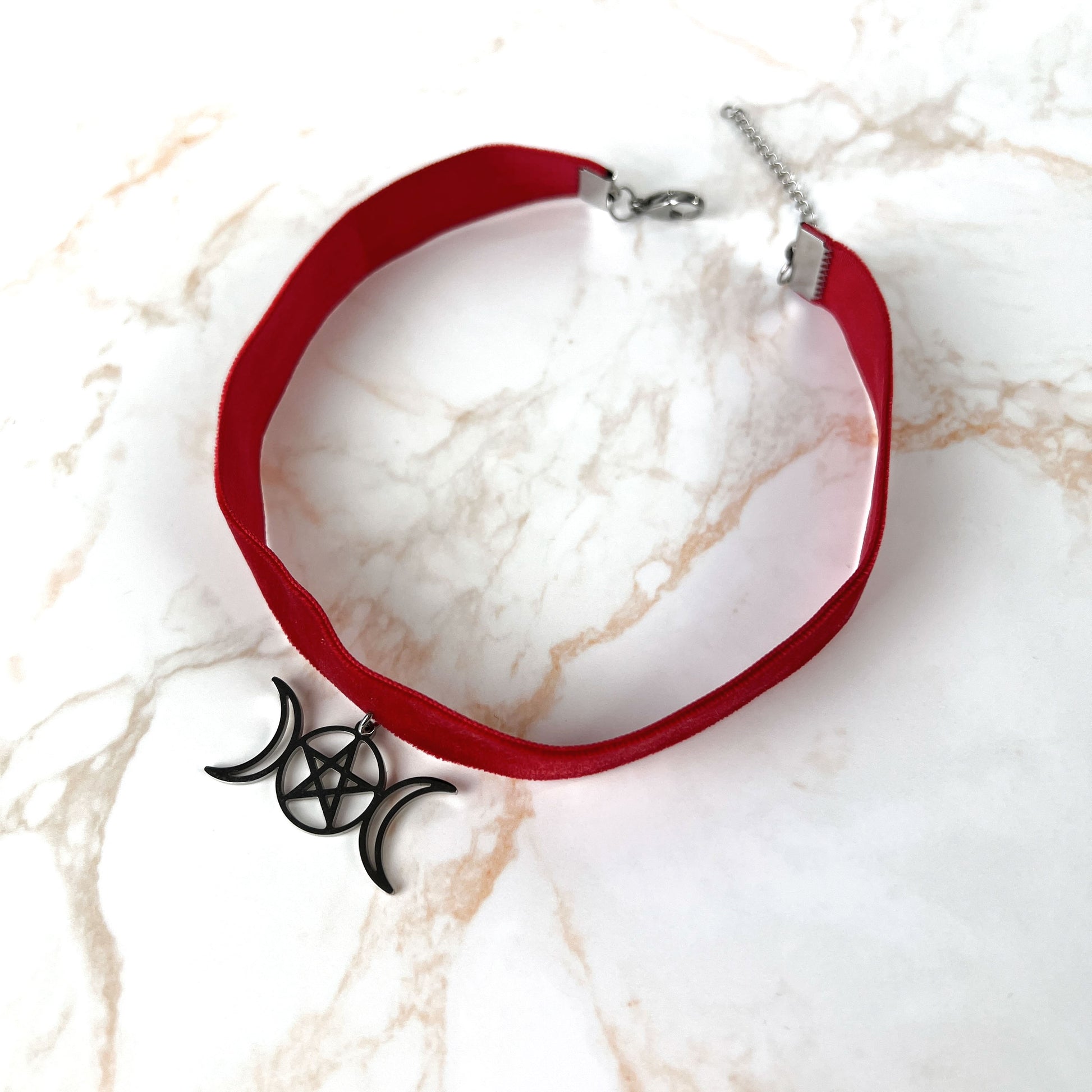 Red velvet Triple Moon Pentacle Wiccan Gothic choker, stainless steel Baguette Magick