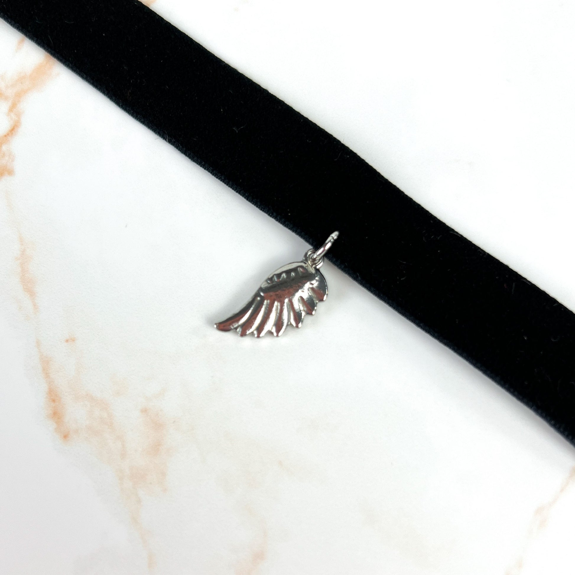 Black velvet wing gothic choker, stainless steel Baguette Magick