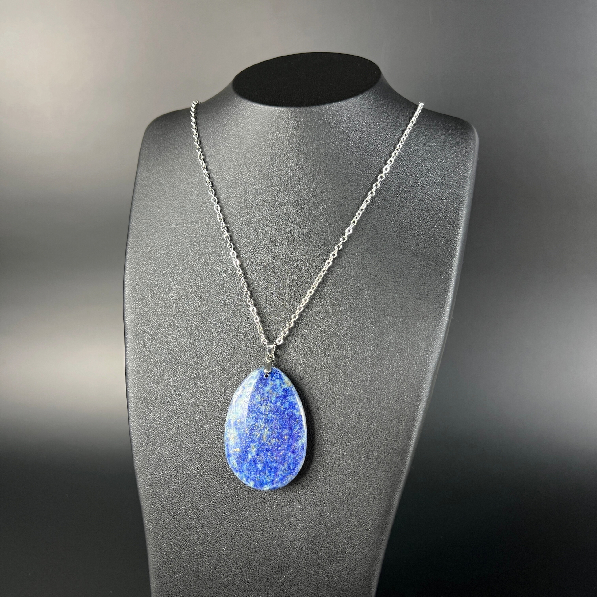 Lapis lazuli pendant necklace Baguette Magick