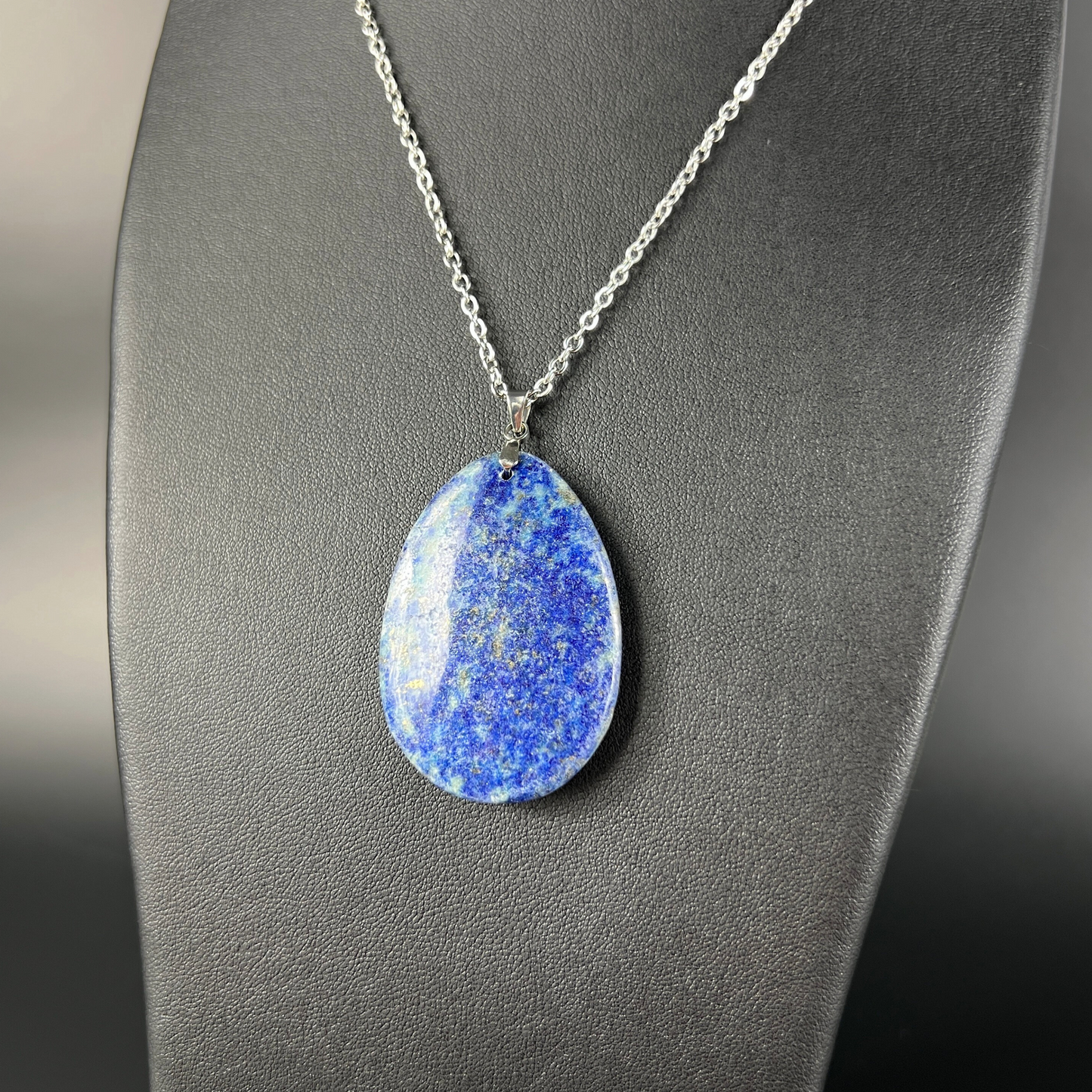 Lapis lazuli pendant necklace Baguette Magick