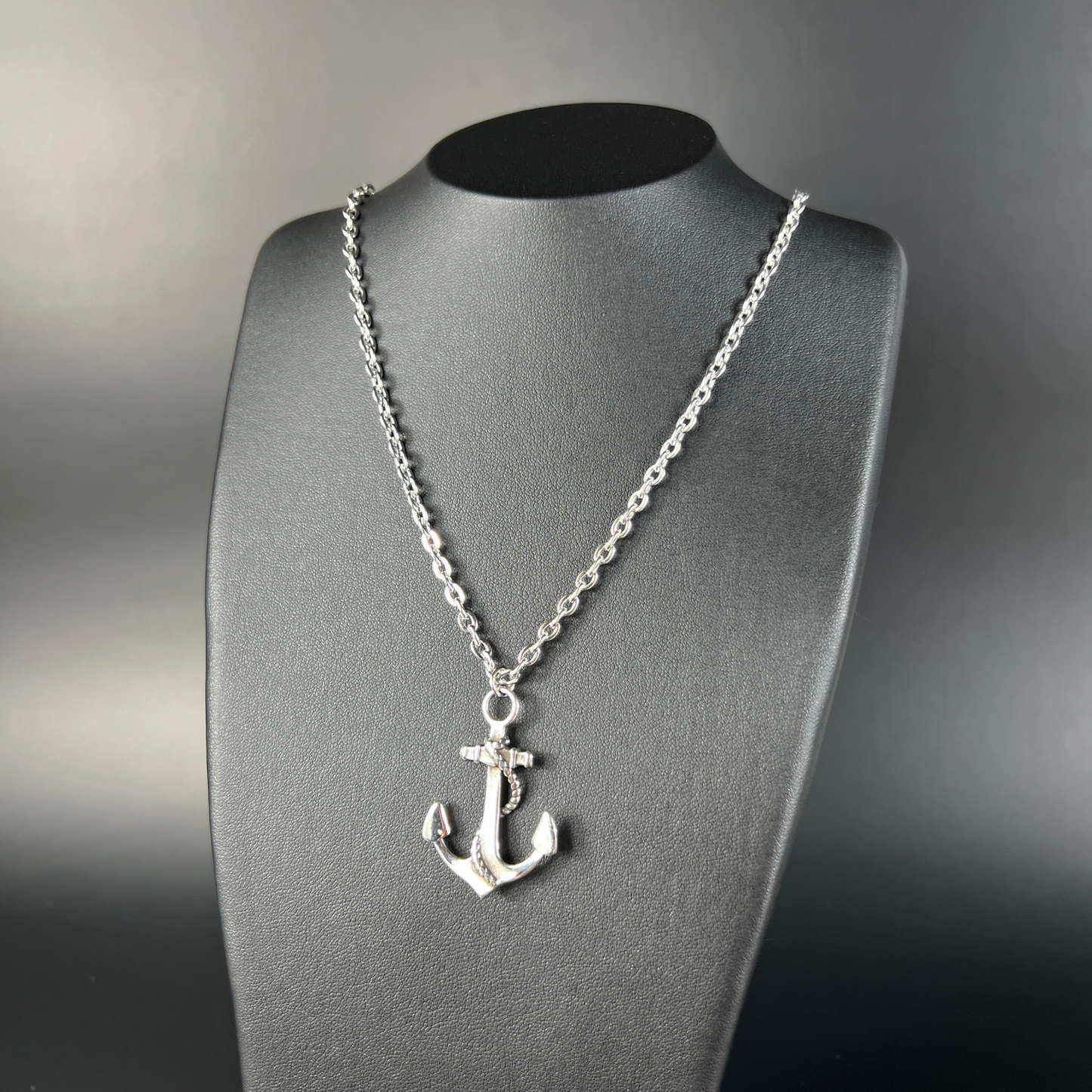 Marine anchor necklace