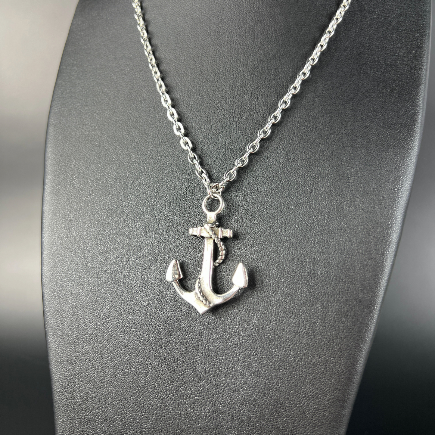 Marine anchor necklace