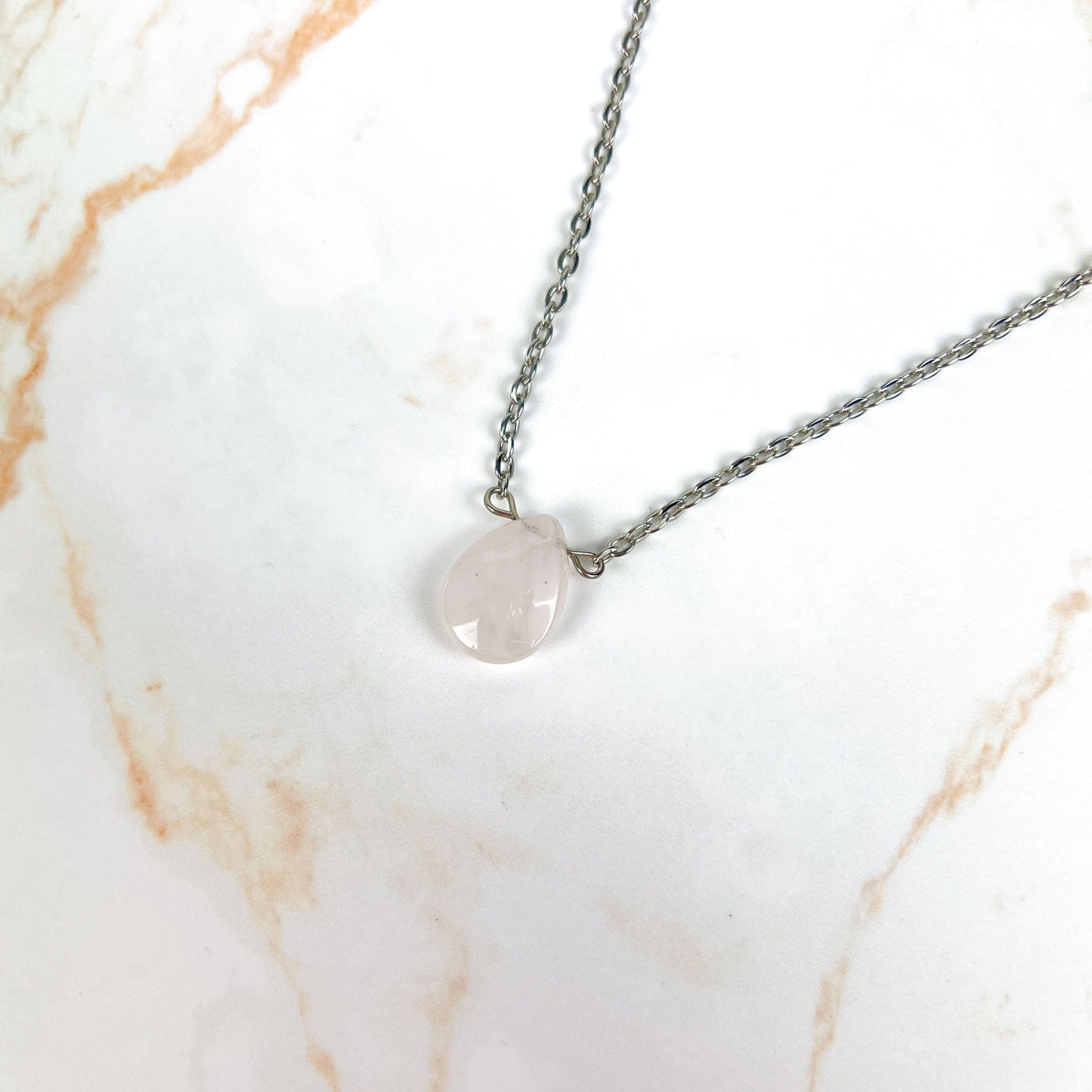 Rose quartz minimalist and elegant necklace Baguette Magick