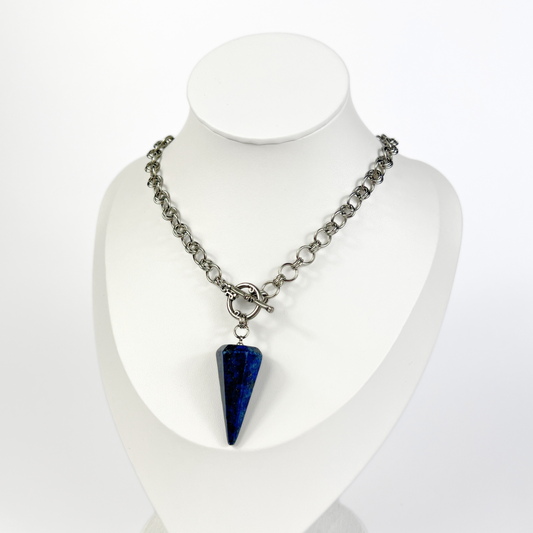Collier pendule divinatoire en lapis-lazuli, cotte de mailles