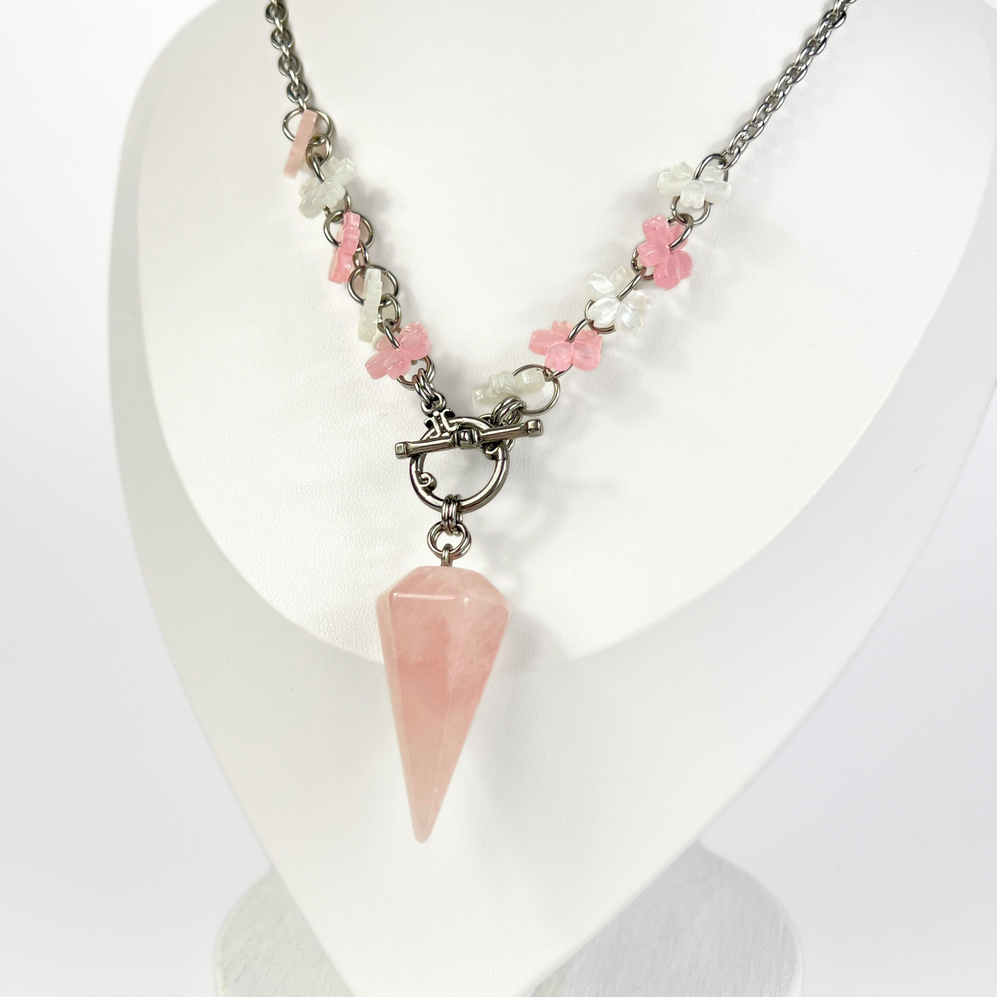 Collier pendule en quartz rose Sakura
