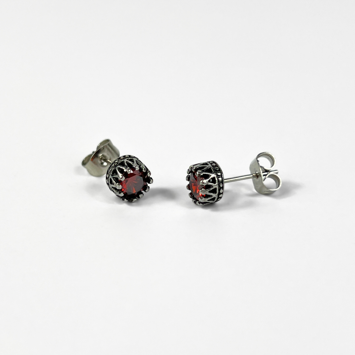 Red rhinestone and crown stud earrings Baguette Magick
