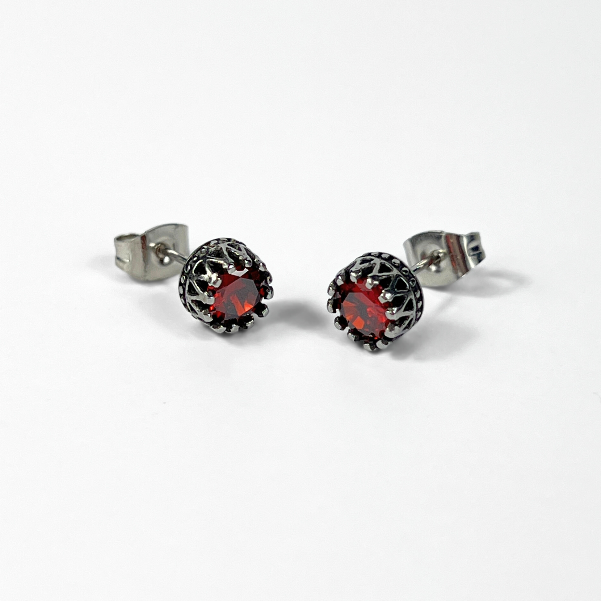 Red rhinestone and crown stud earrings Baguette Magick